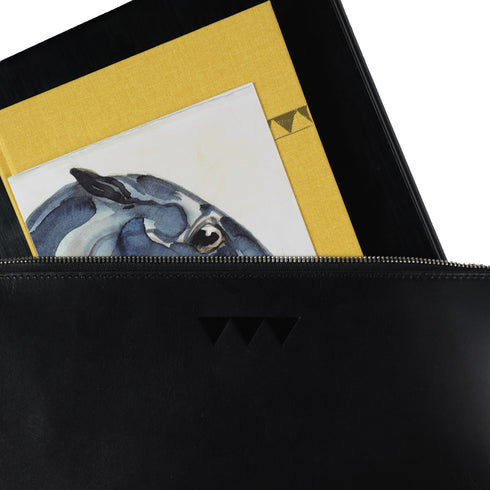 Lisen Laptop Case in Veg. Tanned Leather - Black